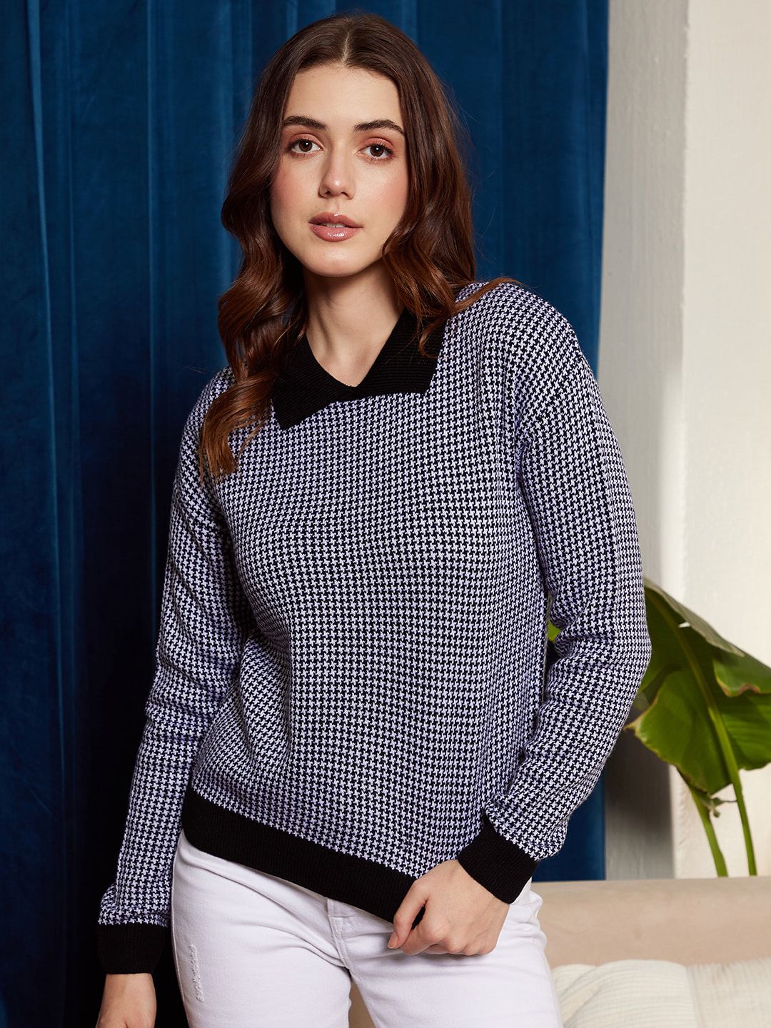 Berrylush Black & White Houndstooth Pattern Contrast Collar Acrylic Pullover Sweater
