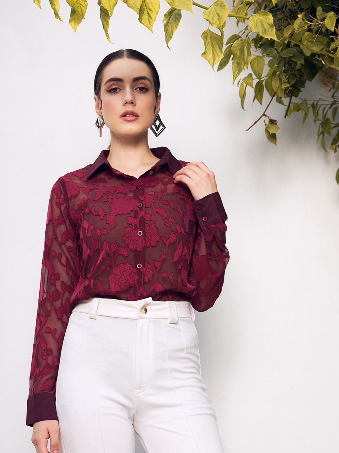 Berrylush Maroon Self Design Spread Collar Casual Shirt