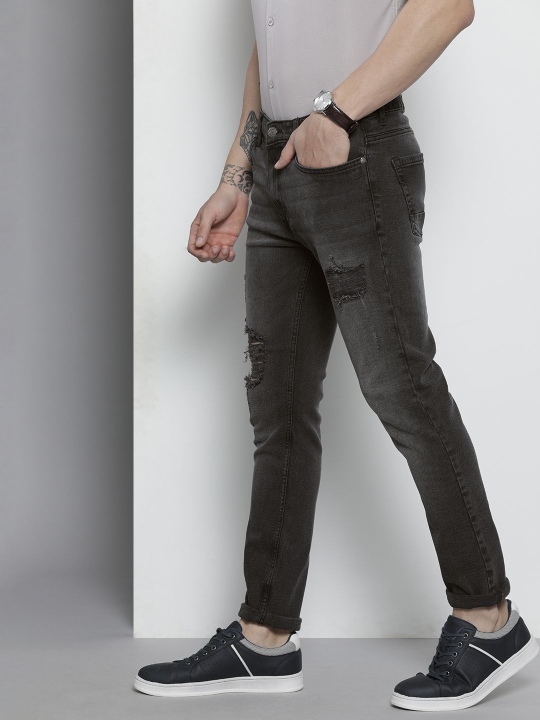 The Indian Garage Co Men Charcoal Slim Fit Low Distress Light Fade Stretchable Jeans