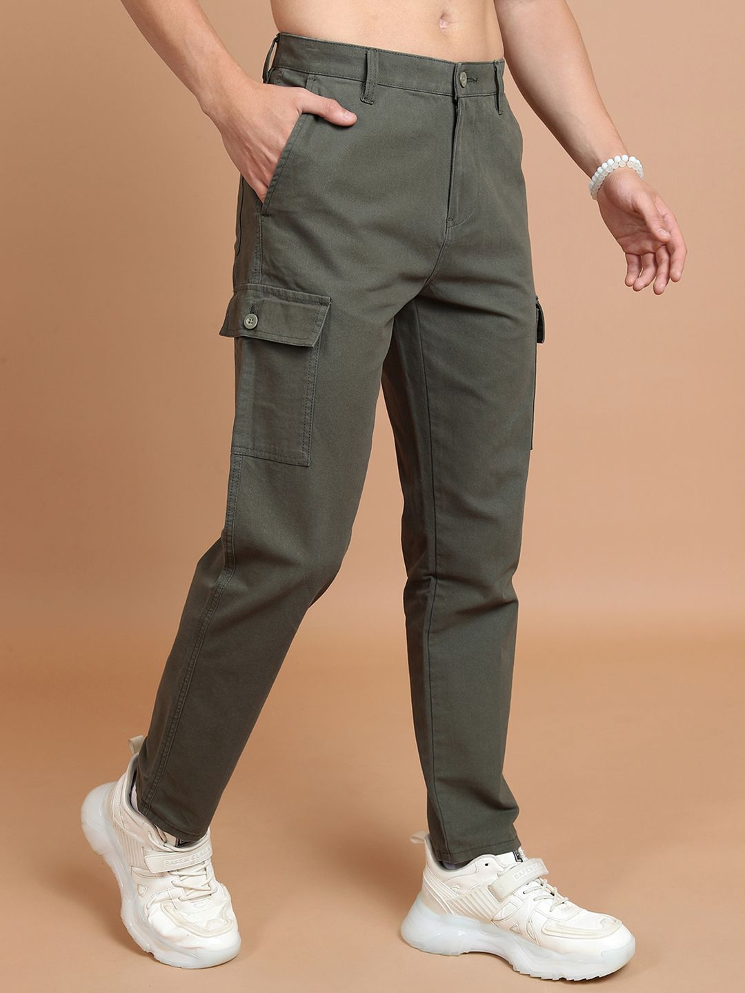 HIGHLANDER Men Tapered Fit Pure Cotton Cargo Trousers