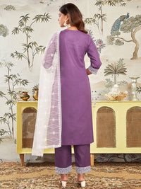 Kalini Reka Bentuk Kukus Floral Sequinned Lurus Kurta dengan Seluar & Dupatta