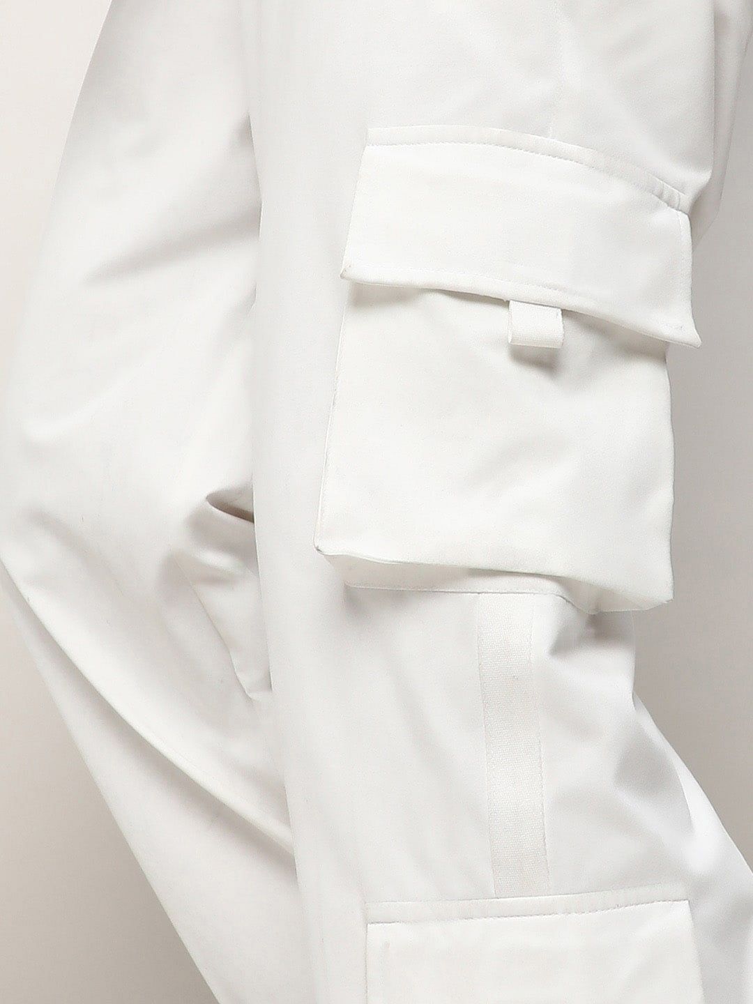 Campus Sutra Men Relaxed Loose Fit Easy Wash Joggers Trousers