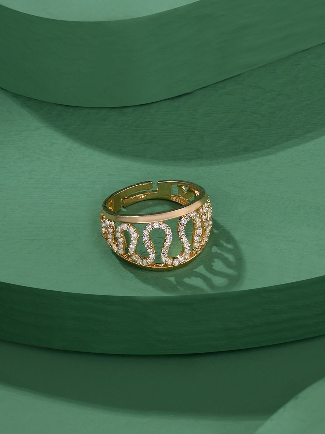 Cincin Jari Bertampal Zirkonia Kubik Mutiara Zaveri Bersalut Emas