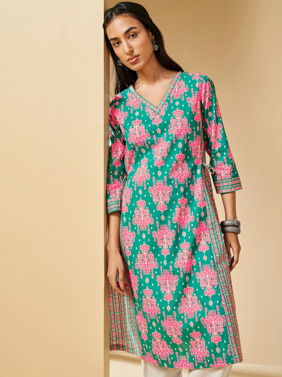Global Desi Ethnic Printed V-Neck Sleeves Pure Cotton A-Line Kurta