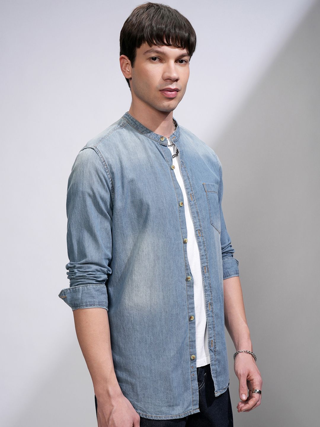 HIGHLANDER Men Blue Slim Fit Faded Casual Denim Shirt