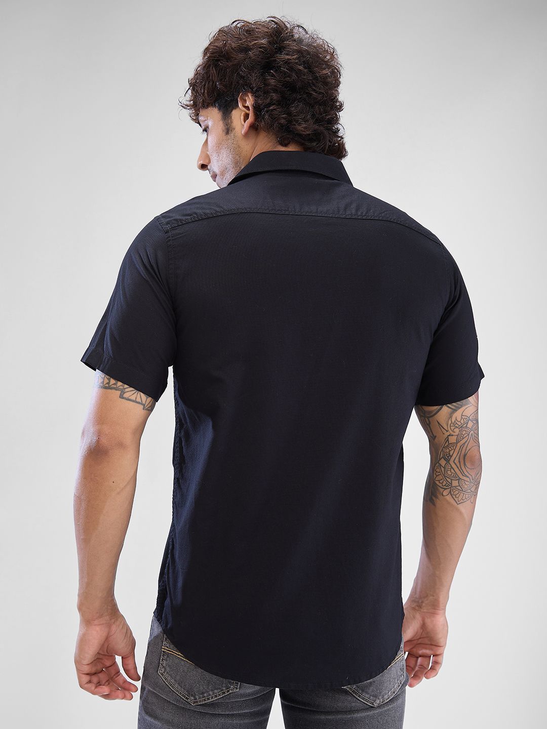 SPYKAR Men Slim Fit Opaque Solid Spread Collar Casual Shirt