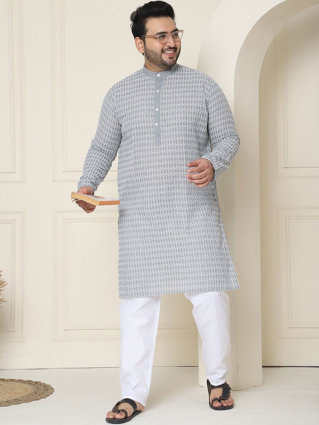 SOJANYA PLUS Plus Size Floral Embroidered Pure Cotton Straight Kurta