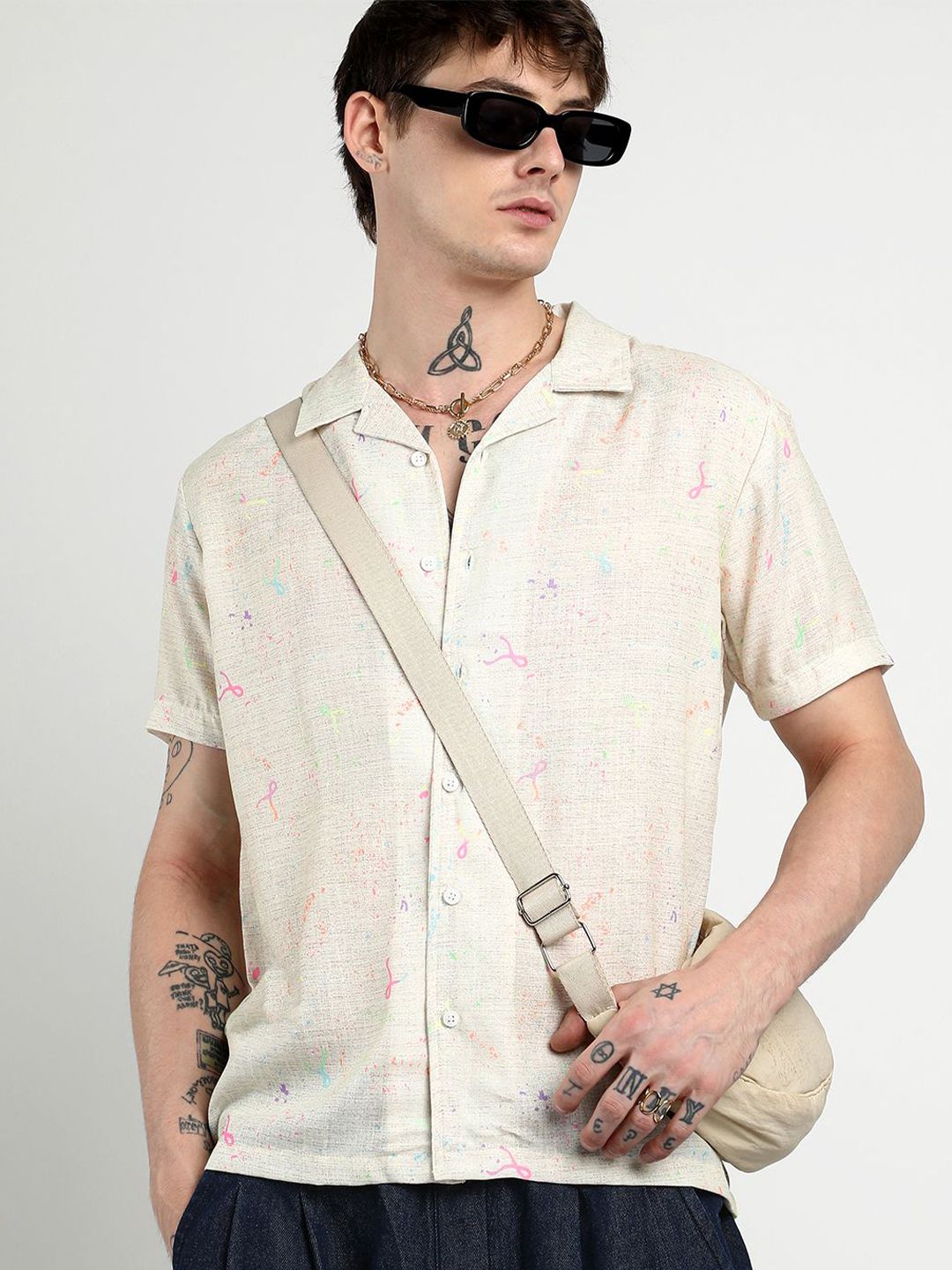 Campus Sutra Men Comfort Cuban Collar Printed Heathered Drawn Casual Shirt