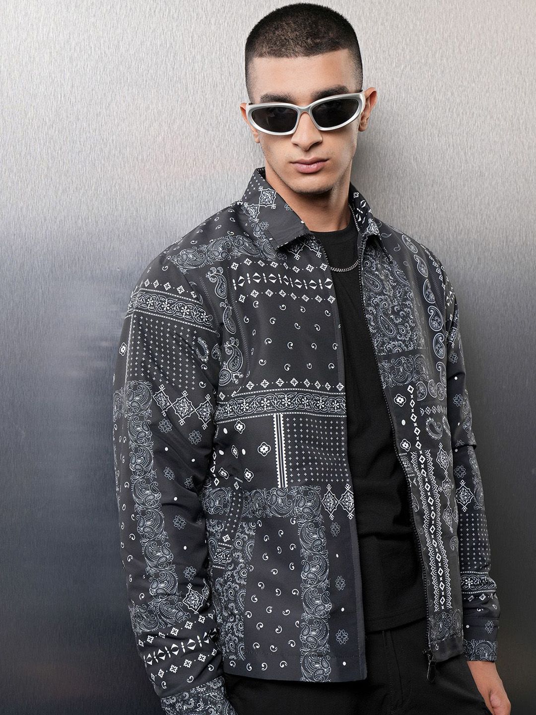 HIGHLANDER Men Crop Denim Jacket with Patchwork
