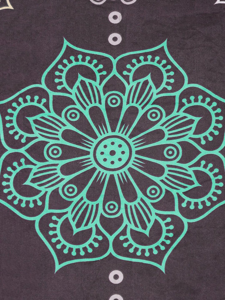 KLOTTHE Black Ethnic Motifs Printed 300TC Fitted Double King Bedsheet With 4 Pillow Cover