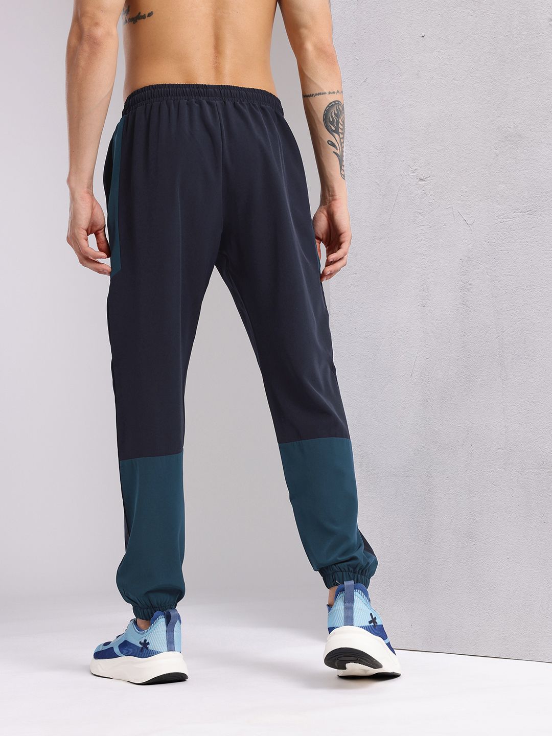 HRX by Hrithik Roshan Men Brand Logo Detail Mid-Rise Running Joggers