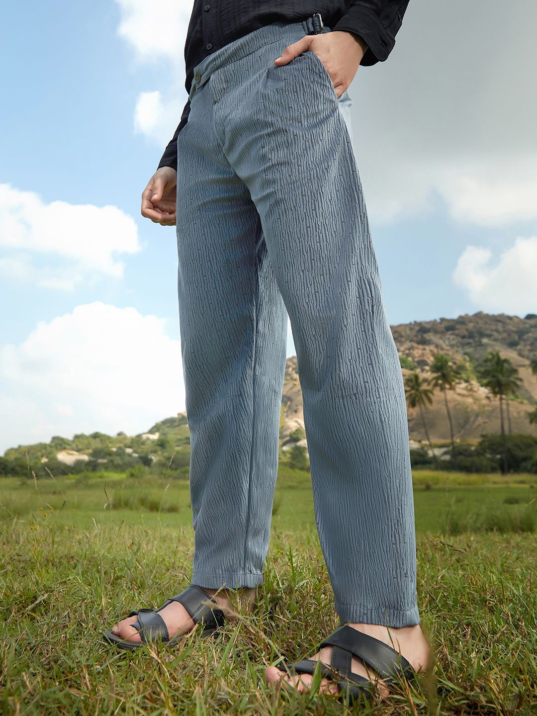 Campus Sutra Men Relaxed Regular Fit Mid-Rise Trouser