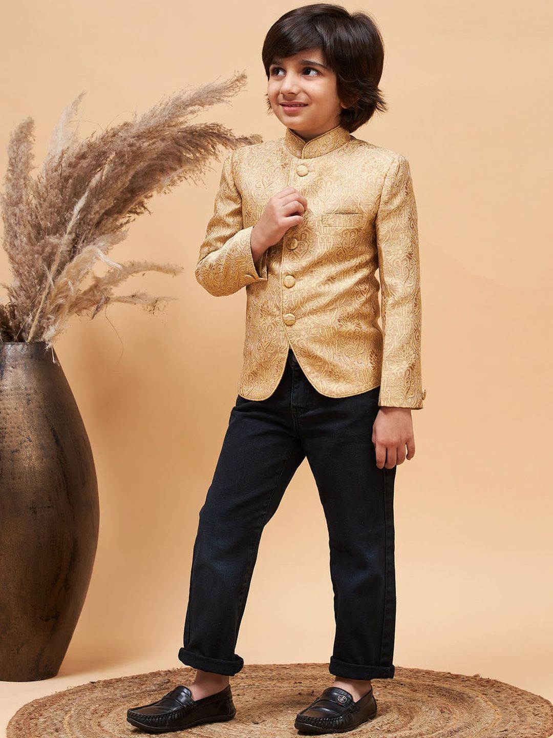 VASTRAMAY Boys Slim Fit Jacquard Woven Design Silk Bandhagala Blazer