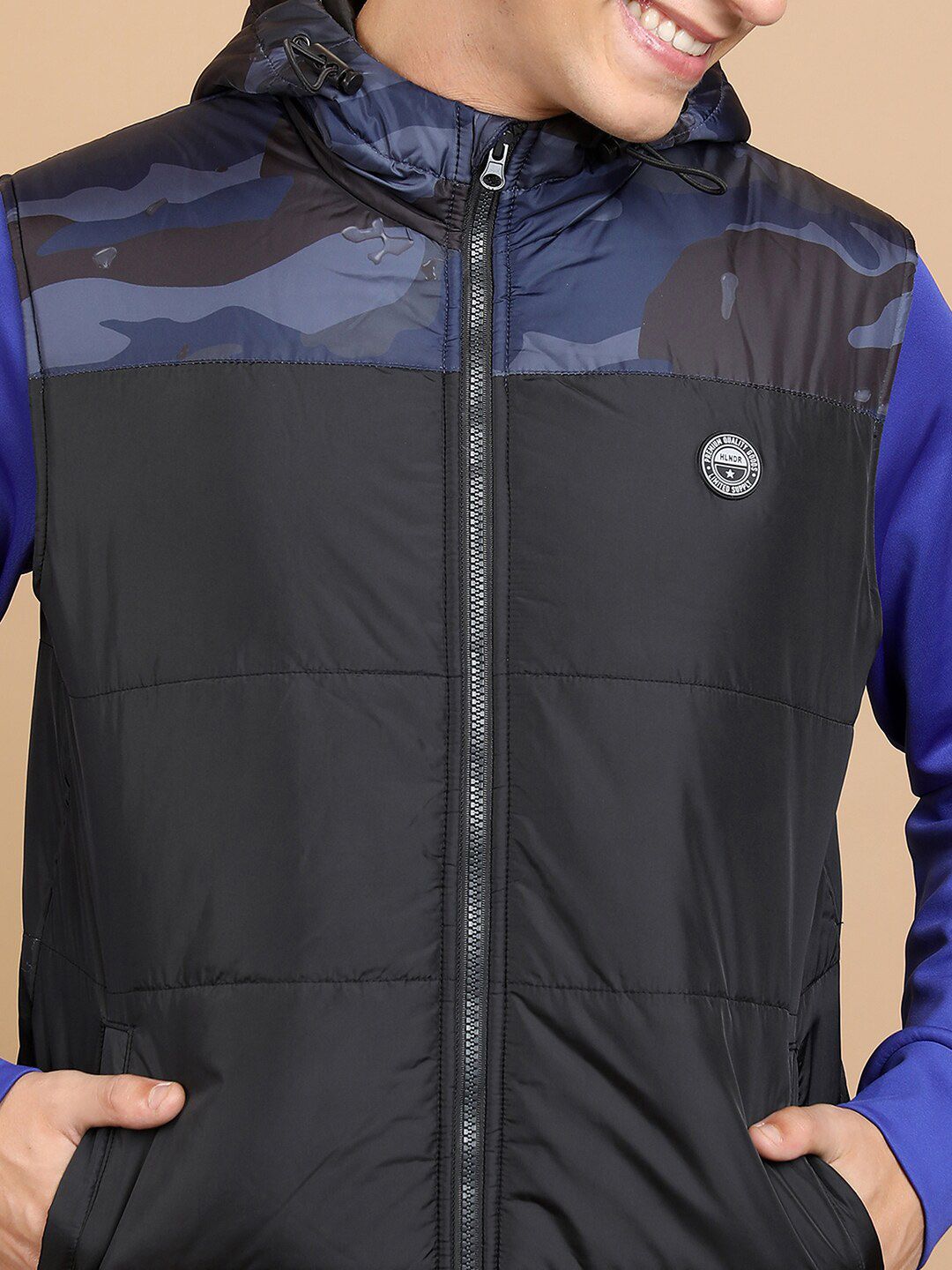 HIGHLANDER Colourblocked Hooded Neck Sleeveless Zip Detail Puffer Jacket