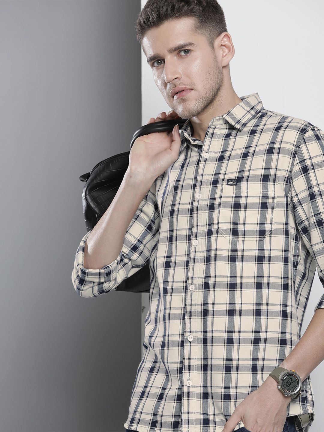 The Indian Garage Co Men Smart Slim Fit Opaque Checked Casual Shirt