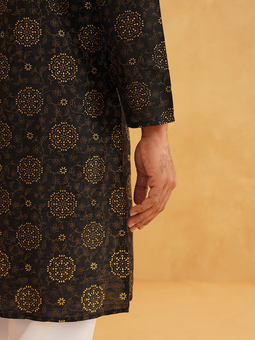 SOJANYA Men Black & Brown Ethnic Motifs Printed Kurta