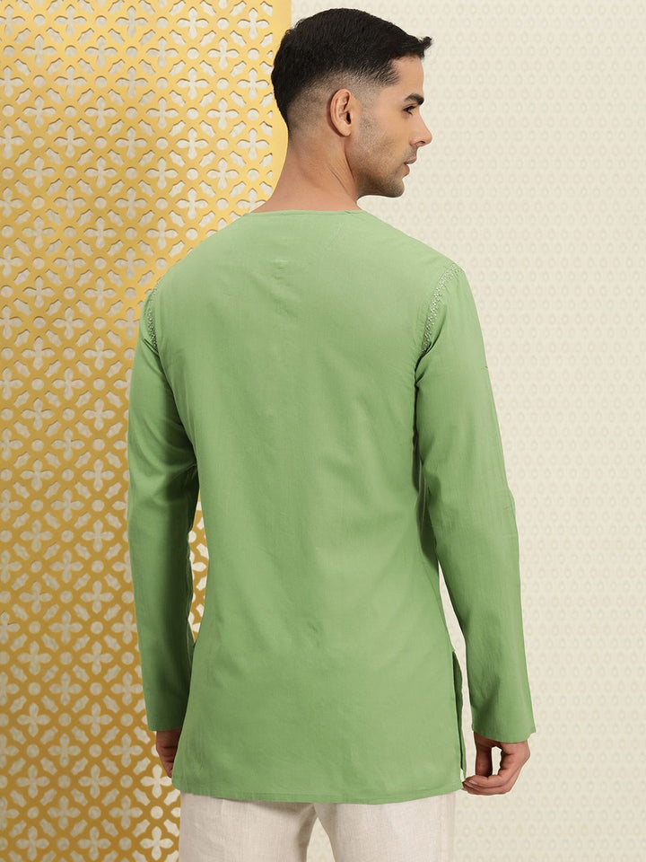 House of Pataudi Men Solid With Thread Work Detail Band Collar Jashn Short Kurta