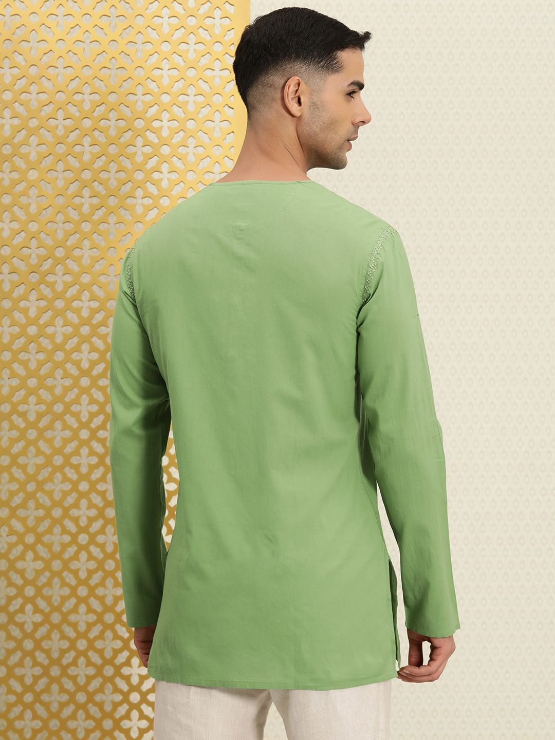 House of Pataudi Men Solid With Thread Work Detail Band Collar Jashn Short Kurta