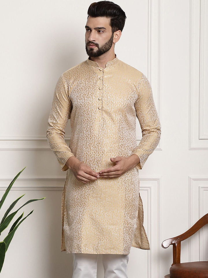 SOJANYA Men Gold-Toned & Cream-Coloured Ethnic Motifs Jacquard Kurta