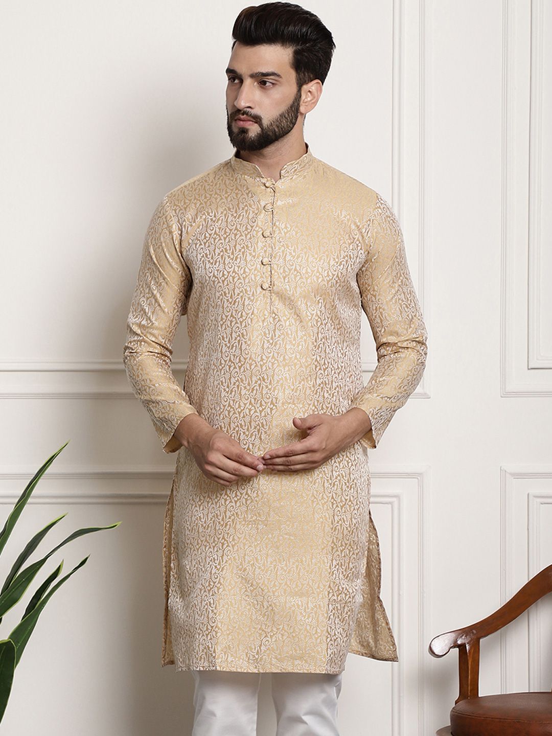 SOJANYA Men Gold-Toned & Cream-Coloured Ethnic Motifs Jacquard Kurta