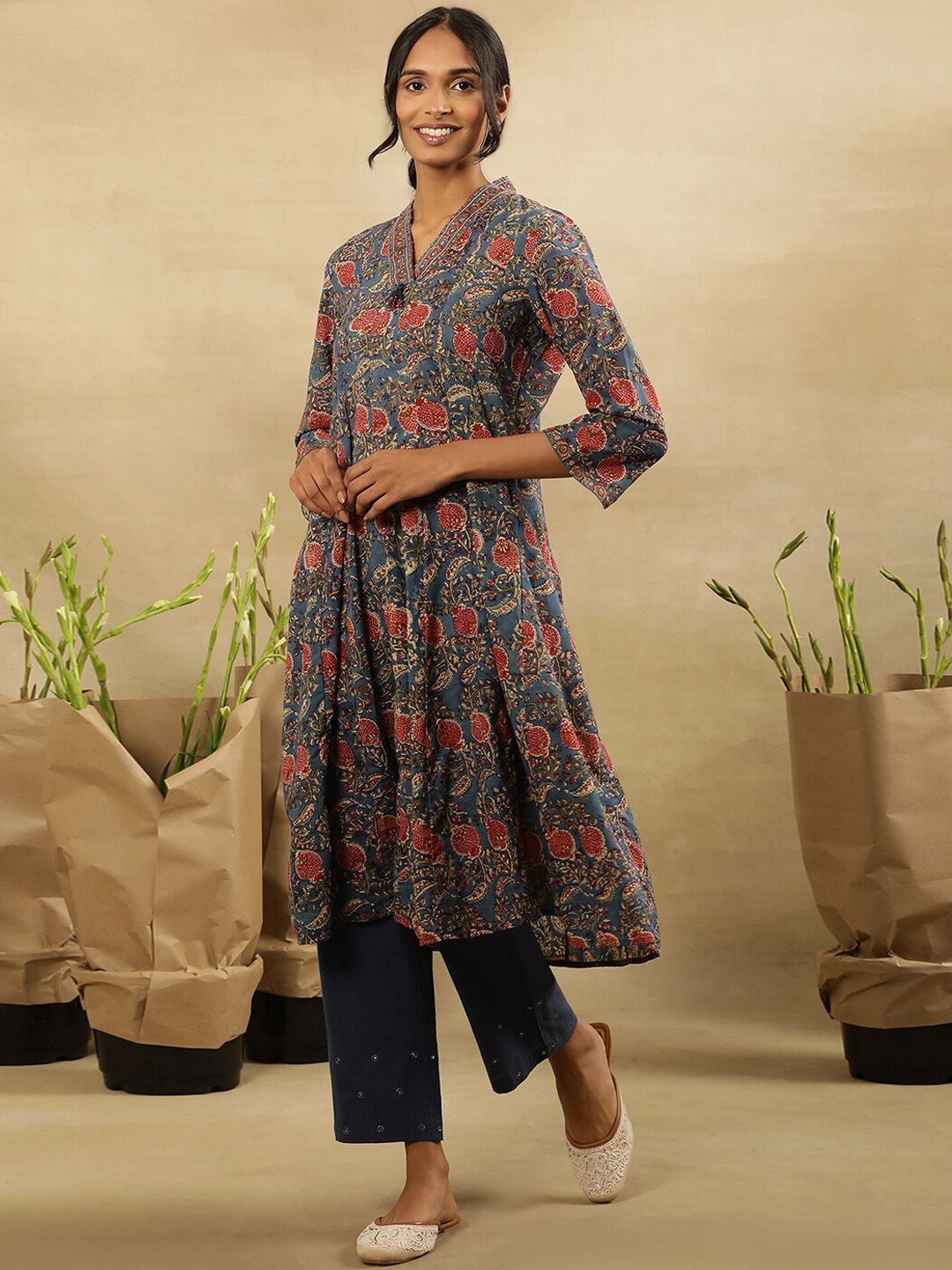 W V Neck Floral Printed Thread Work Cotton Kurta