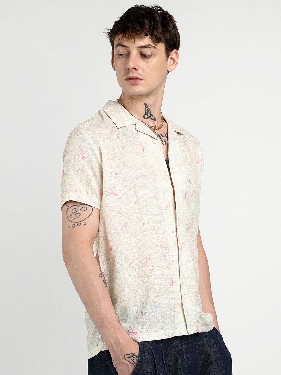 Campus Sutra Men Comfort Cuban Collar Printed Heathered Drawn Casual Shirt