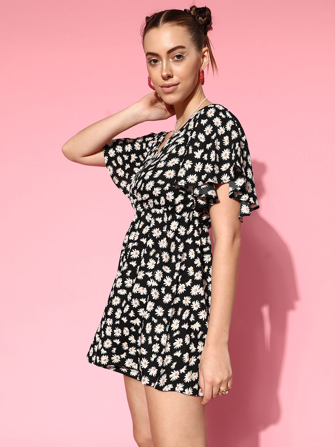 Berrylush Women Black Printed Ruffled Jumpsuit