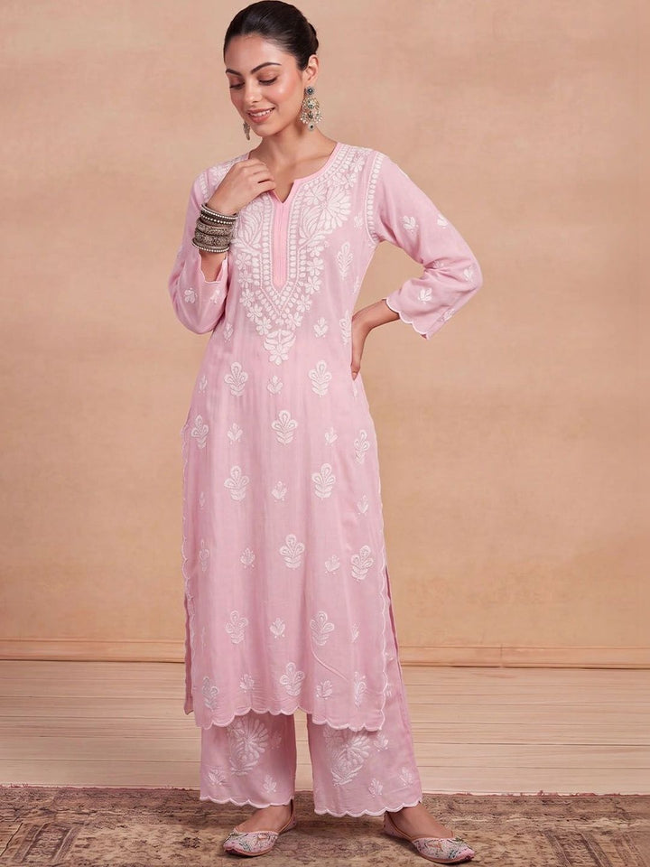 Rumah Wanita Chikankari Motif Etnik Bersulam Kurta Chikankari Biasa dengan Palazzos