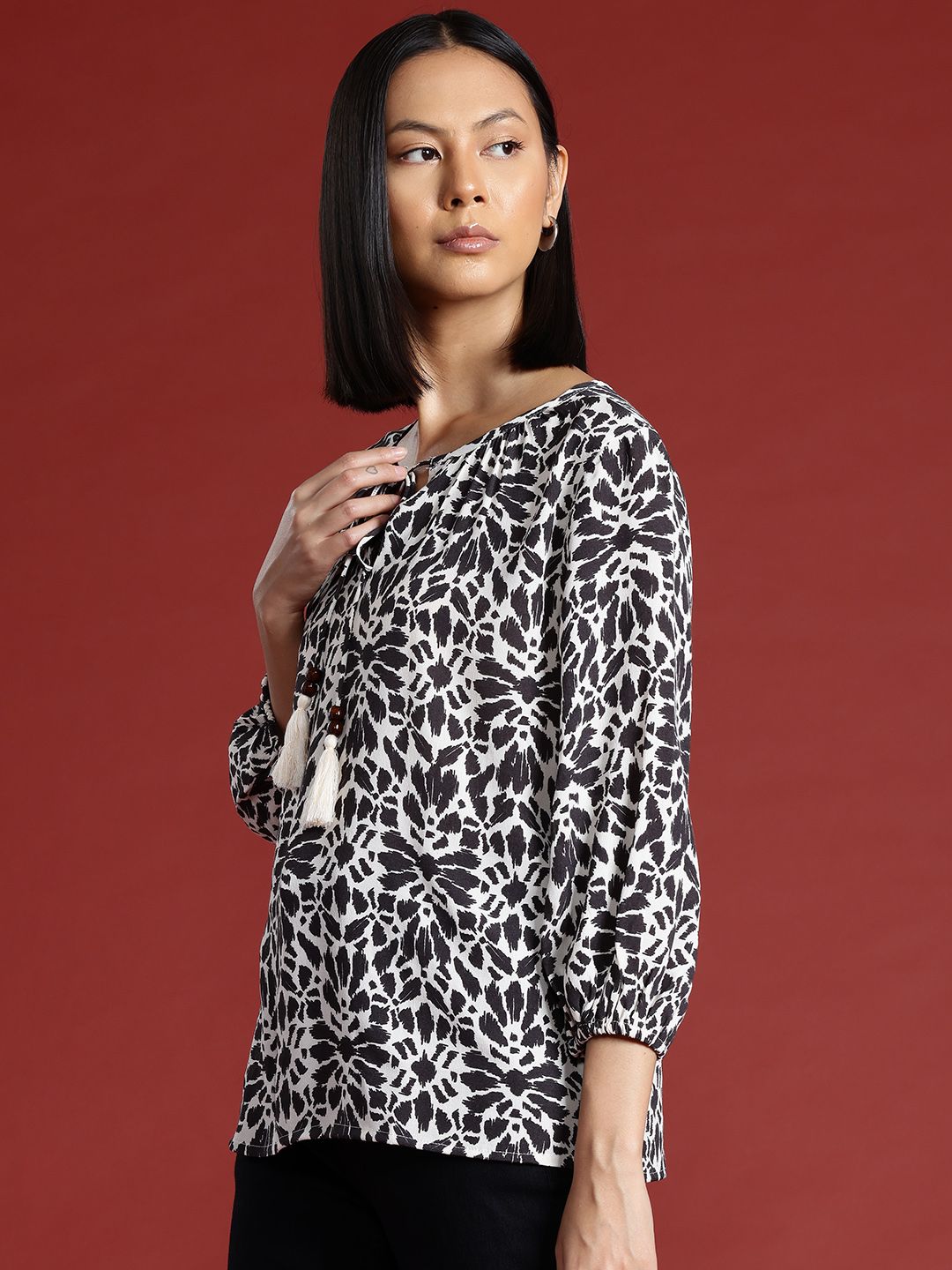 all about you Printed Tie-Up Neck Puff Sleeves Top