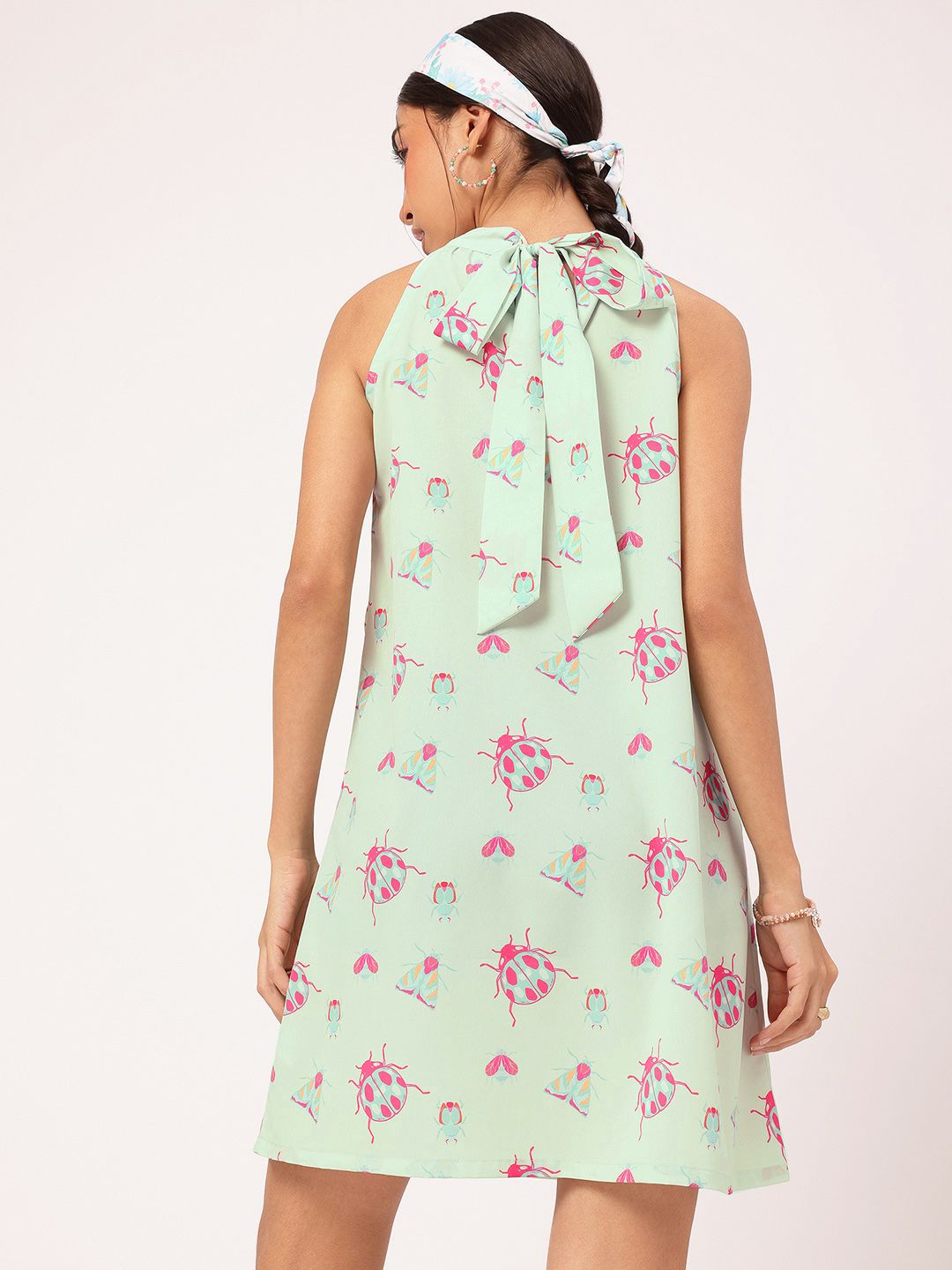 DressBerry Fabulous-Fly Knotty Halter-Neck Bug Printed Mini Dress