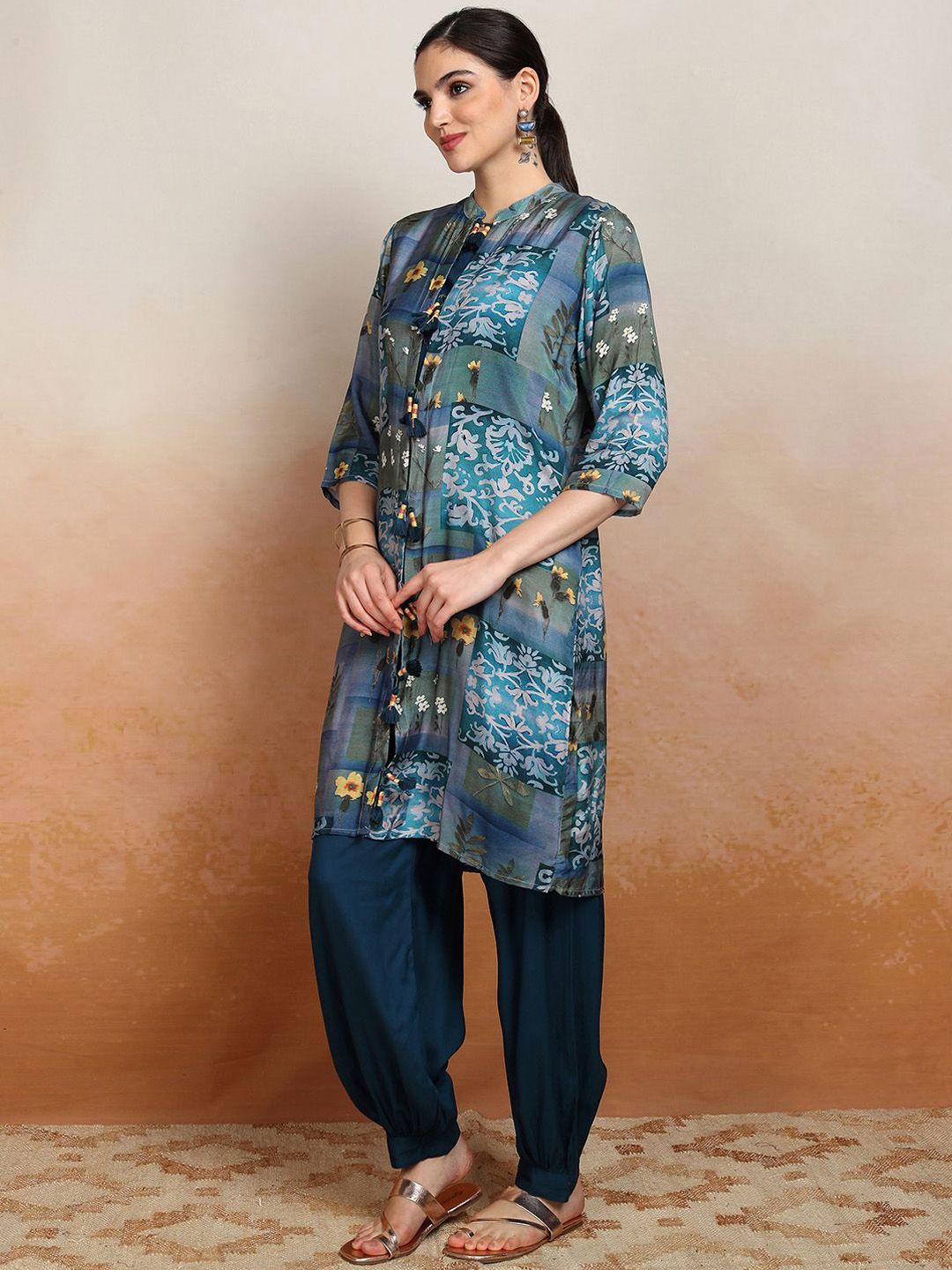 Vishudh Ethnic Motifs Printed Top With Trouser