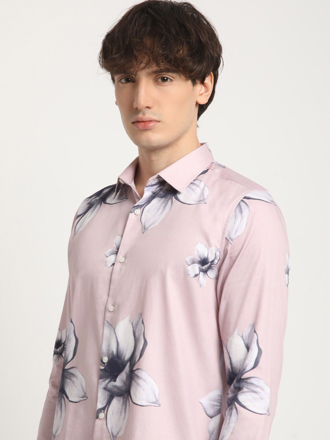 THE BEAR HOUSE Men FloralPrinted Slim Fit Casual Shirt