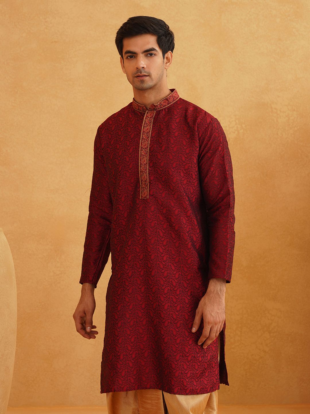 SOJANYA Men Maroon Woven Design Straight Kurta