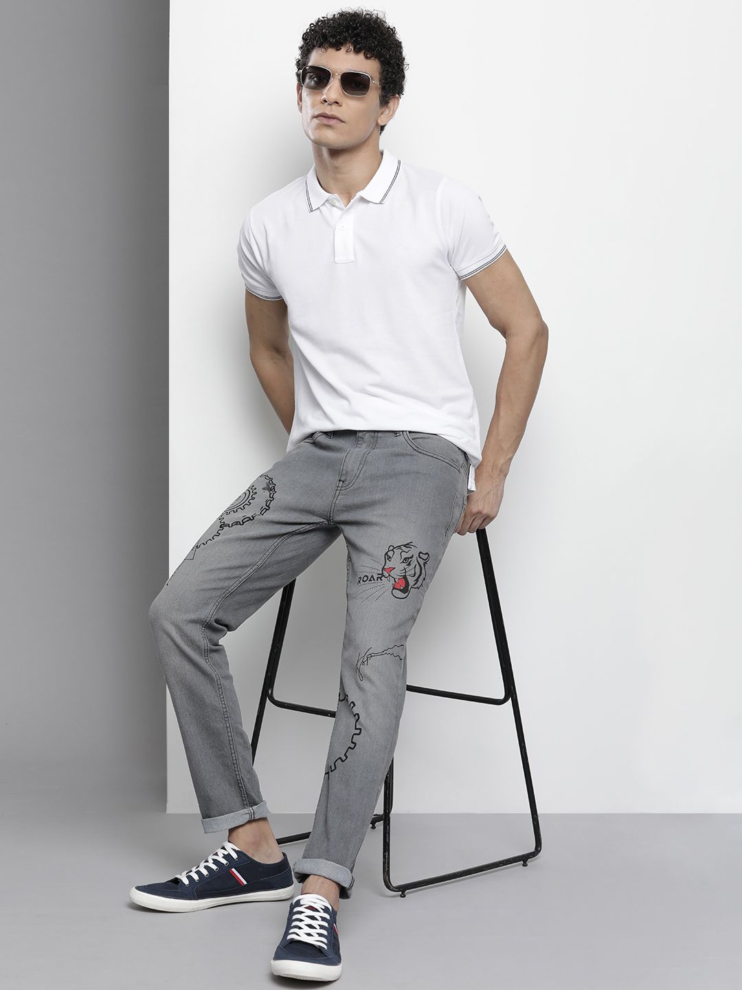 The Indian Garage Co Men Grey Slim Fit Light Fade Printed Stretchable Jeans