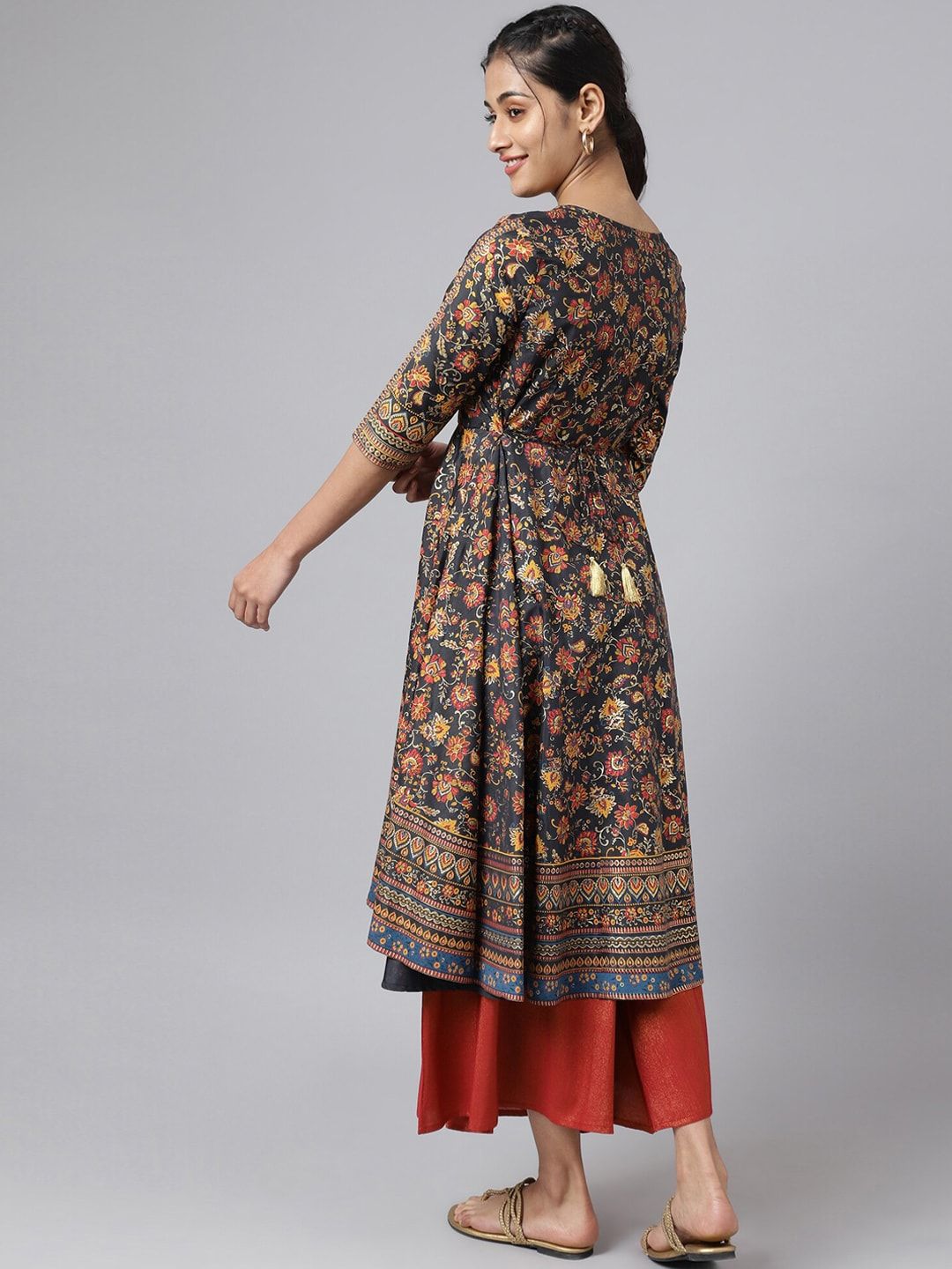 Aurelia Women Grey Floral Print Poly Shantung Straight Kurta