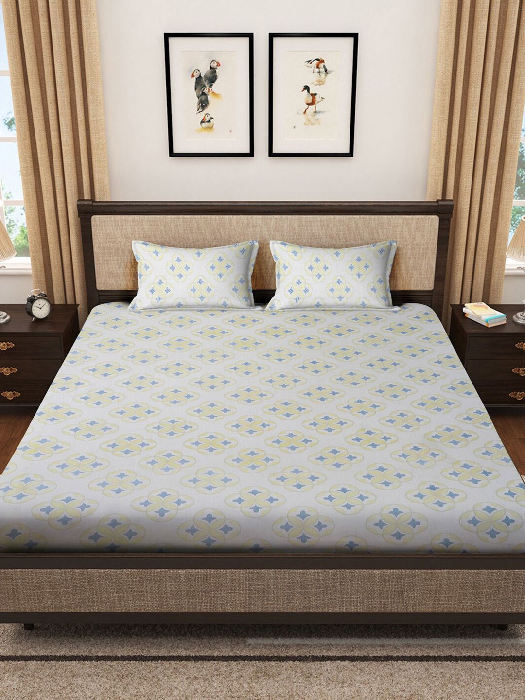 KLOTTHE White & Yellow Geometric Cotton 400 TC King Fitted Bedsheet With 2 Pillow Covers
