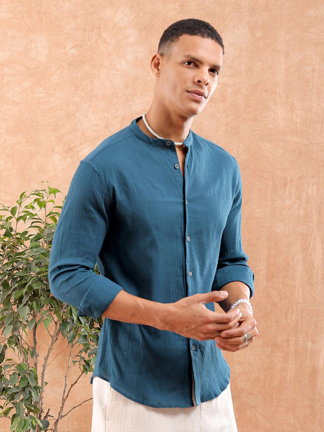 The Indian Garage Co Men Slim Fit Textured Resortwear Shirt