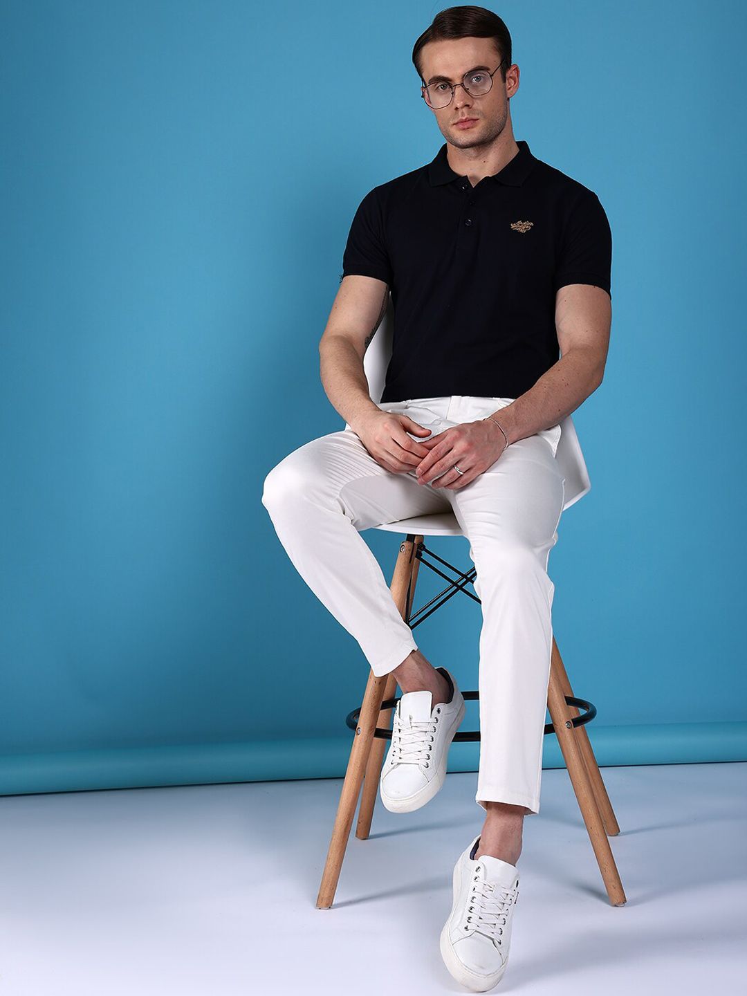 The Indian Garage Co Men Textured Regular Fit Pleated Trousers