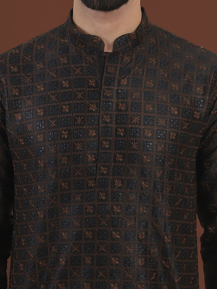 SOJANYA LUXE Geometric Embroidered Mandarin Collar Thread Work Cotton Silk Kurta & Pyjama