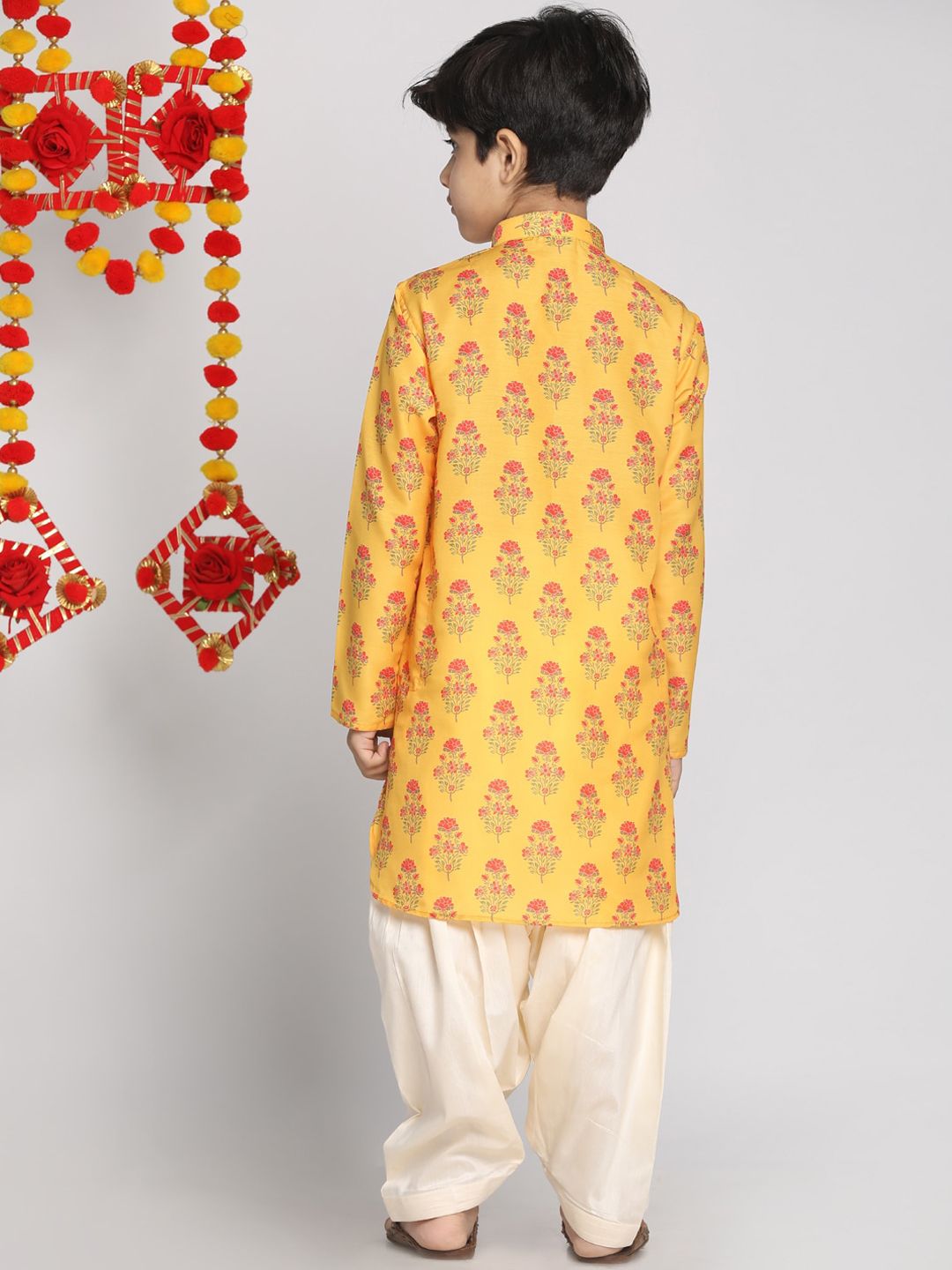 VASTRAMAY Boys Floral Printed Regular Gotta Patti Kurta With Patiala