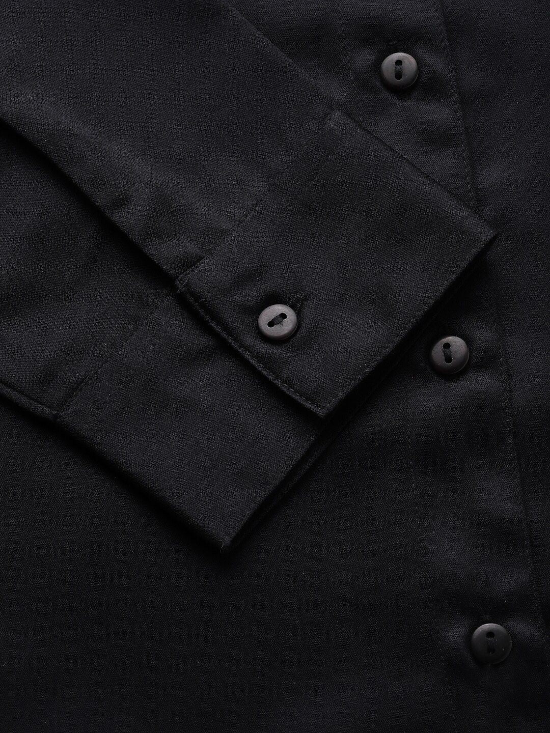 Gaya Satin Finish Satin Menyebarkan Kolar Formal Shirt