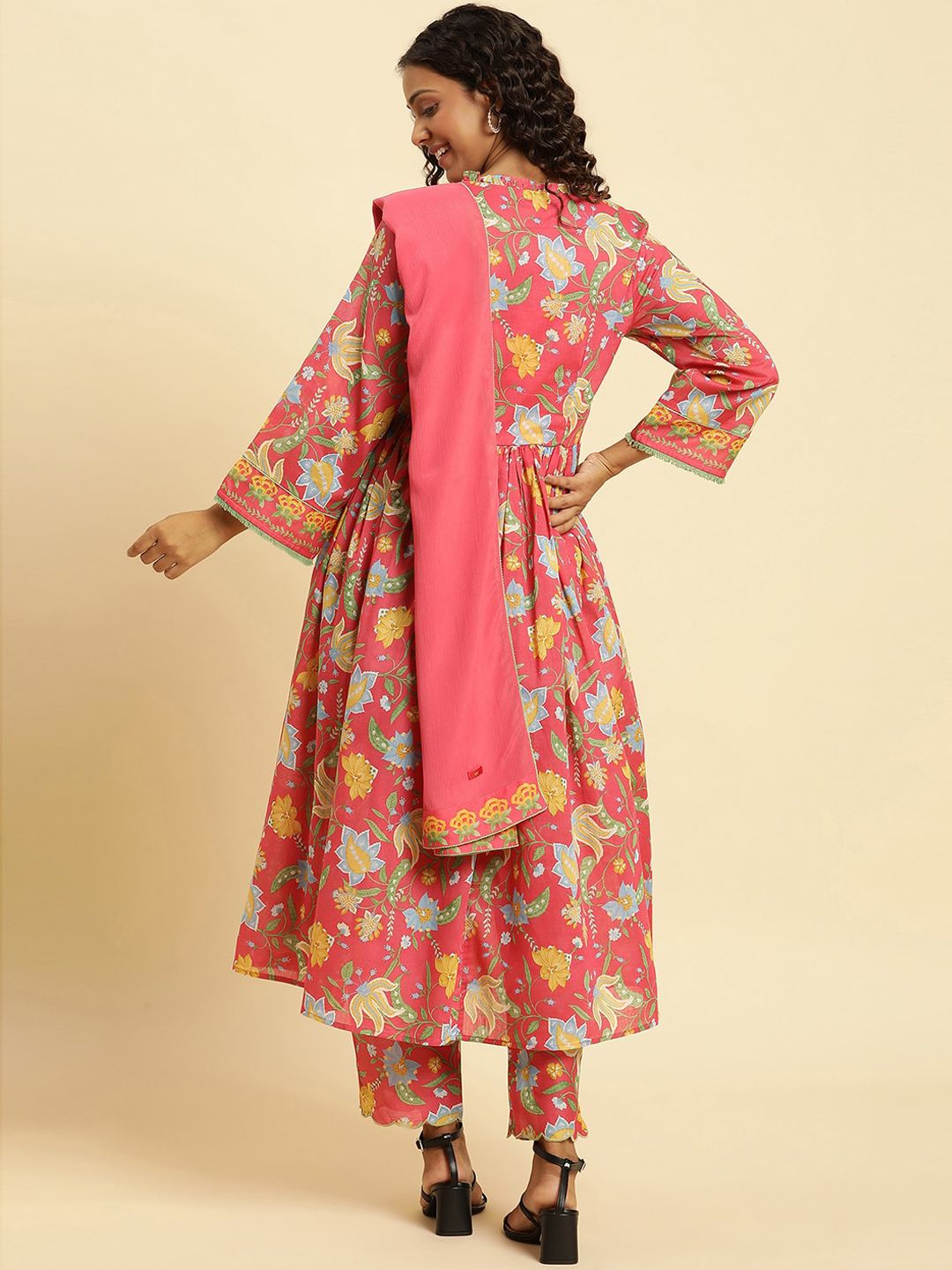 W Floral Printed Regular Pure Cotton Kurta With Trousers & Dupatta