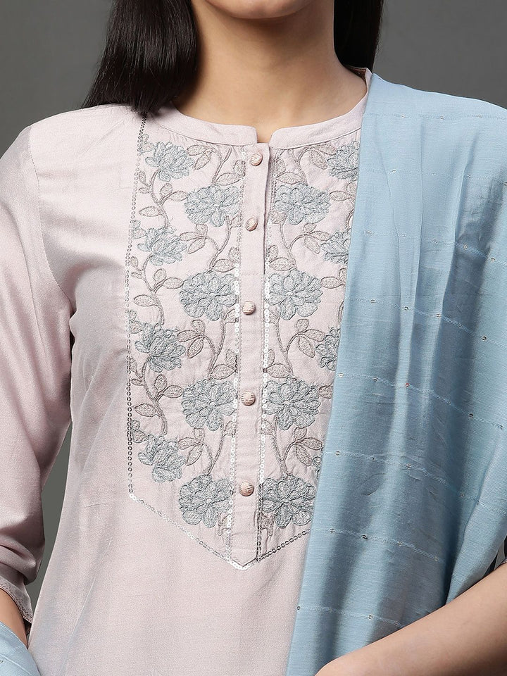 AURELIA Ethnic Motifs Yoke Design Regular Thread Work Kurta With Trousers & Dupatta