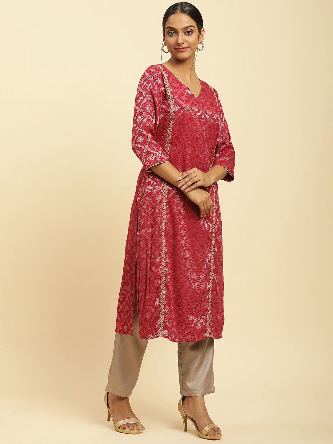 W Ethnic Motifs Woven Design V-Neck Gotta Patti Straight Kurta
