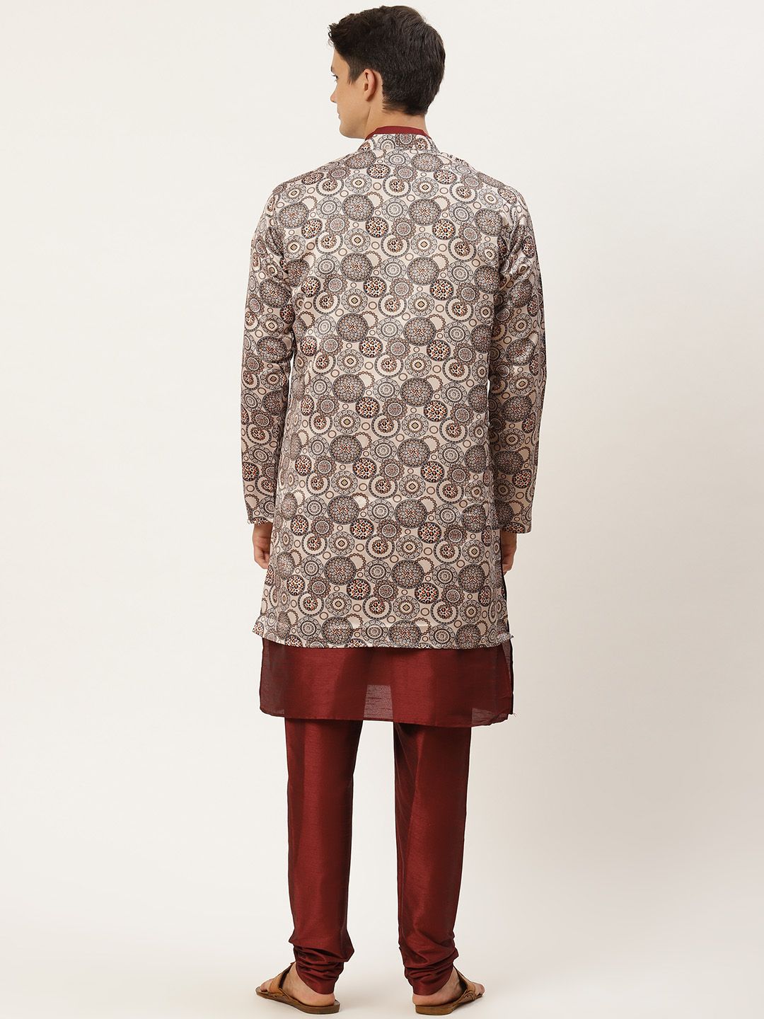 SOJANYA Men Maroon Solid Kurta with Churidar & Ethnic Jacket