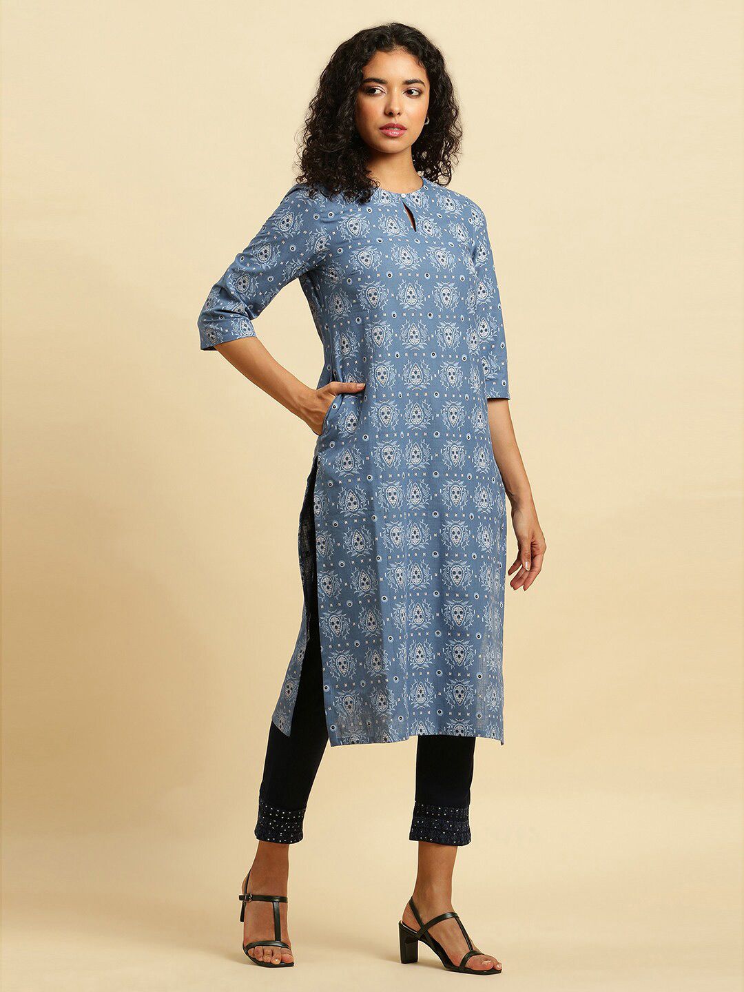 W Ethnic Printed Round Neck Straight Kurta