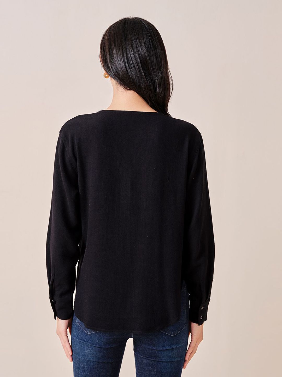 AND V-Neck Cuffed Sleeves solid Top