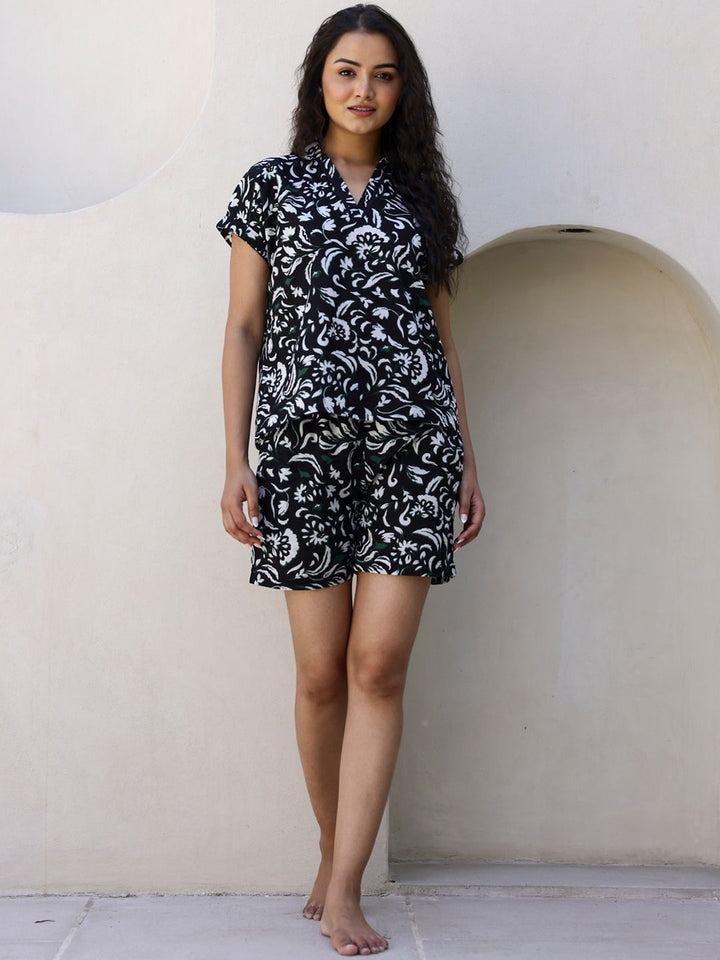 SANSKRUTIHOMES Black Floral Printed Pure Cotton Night suit
