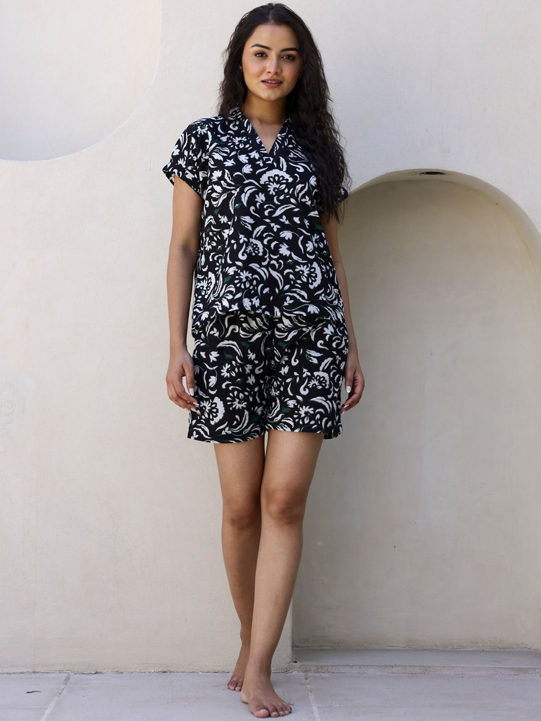 SANSKRUTIHOMES Black Floral Printed Pure Cotton Night suit