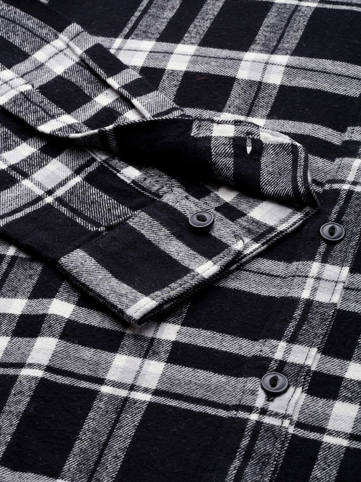 THE BEAR HOUSE Men Black & White Slim Fit Checked Flannel Casual Shirt
